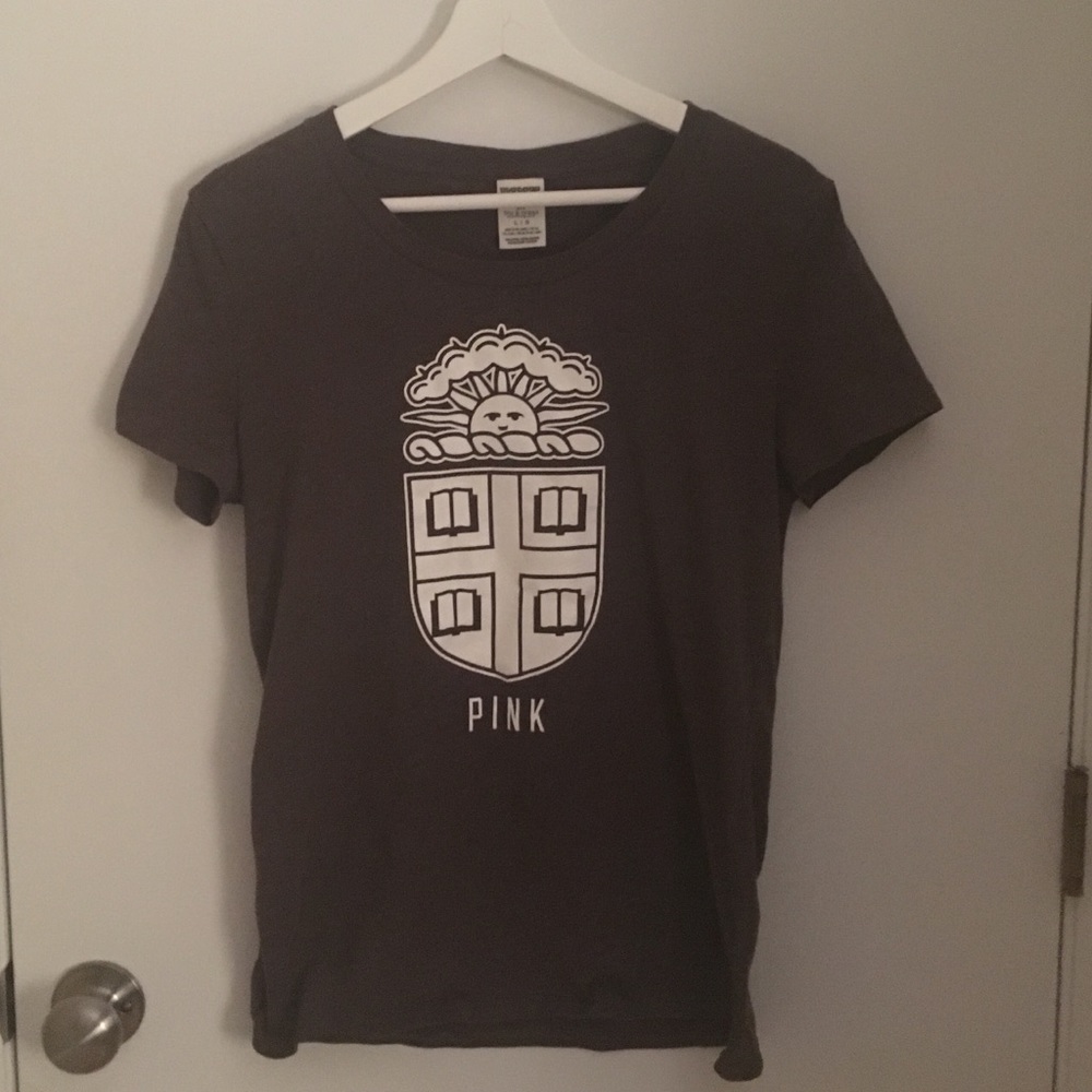 Brown University coat of arms t-shirt